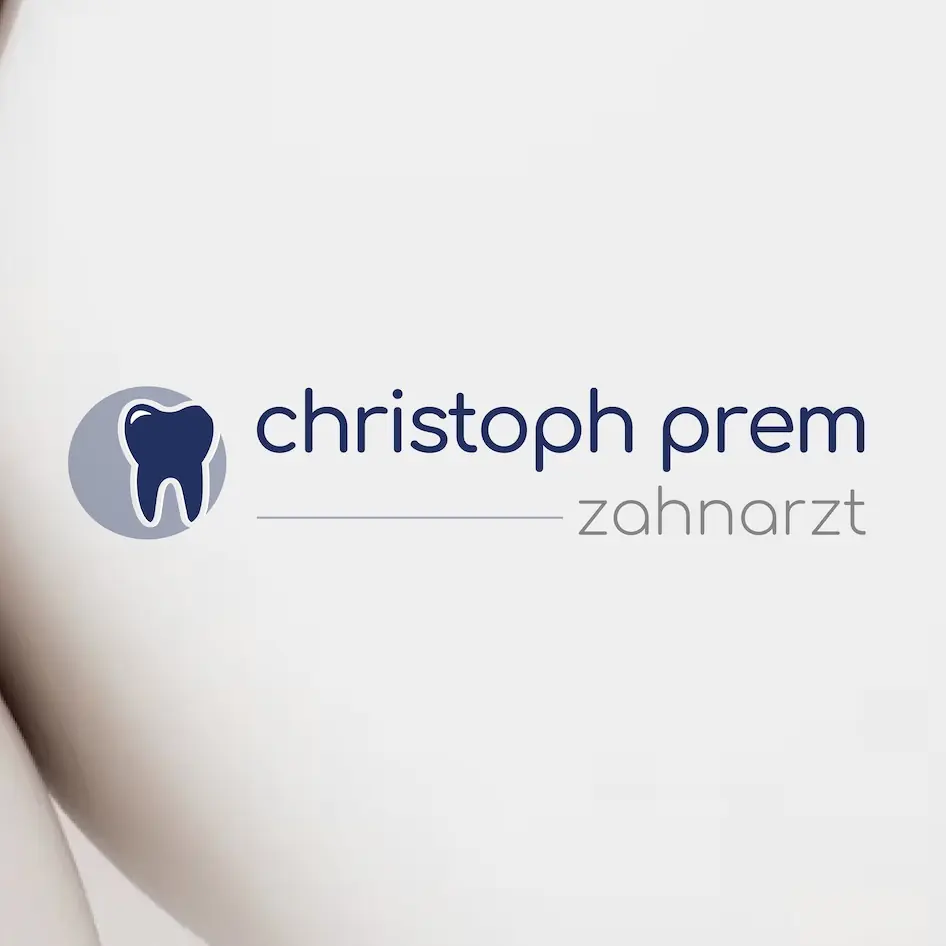 Logo christoph prem zahnarzt auf hellen Formen, madea